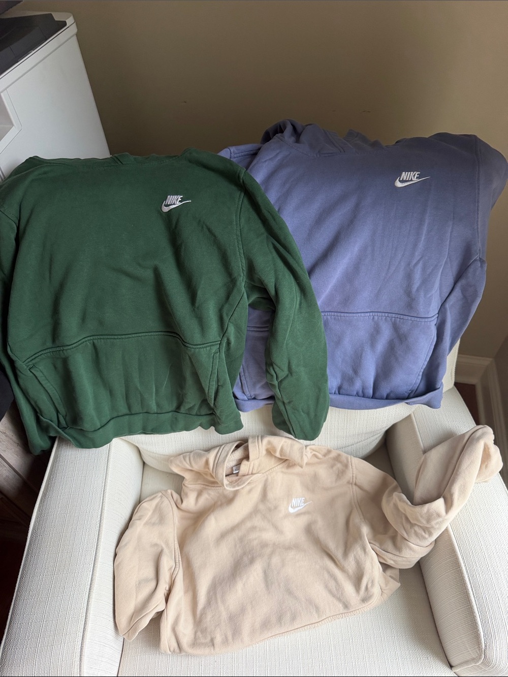 Nike Youth XL (3)  Crewneck Sweatshirts in Green, Purple, Cream